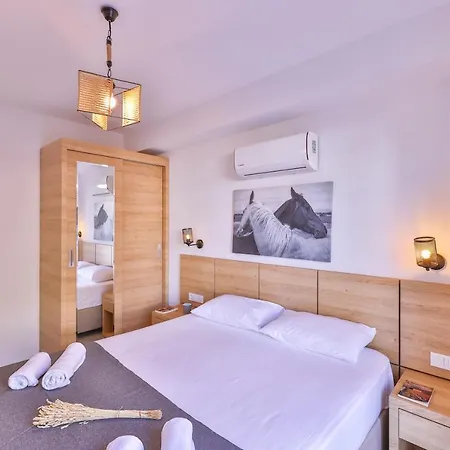 Goekyuezue Suit Apart Kaş Buitenkant foto