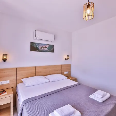 Goekyuezue Suit Apart Kaş Buitenkant foto