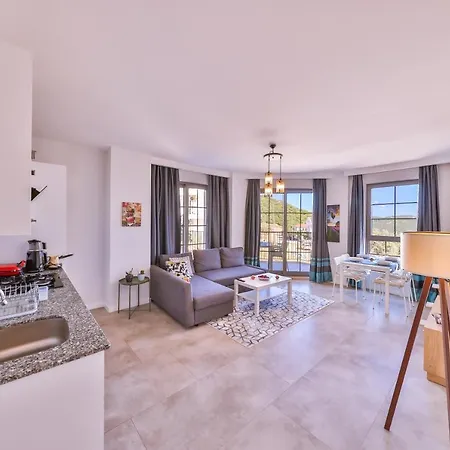 Goekyuezue Suit Apart Kaş Buitenkant foto