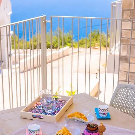 Goekyuezue Suit Apart Kaş Buitenkant foto