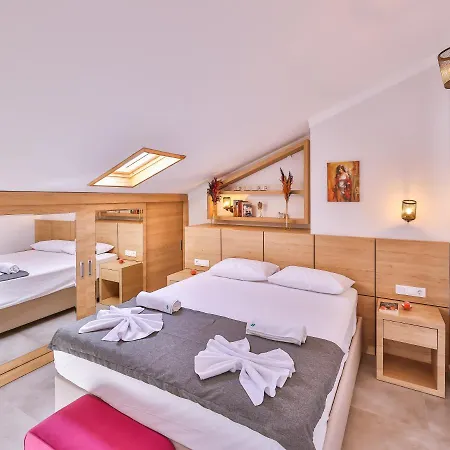 Goekyuezue Suit Apart Kaş Buitenkant foto