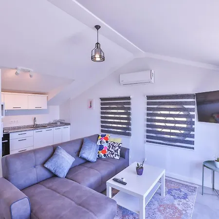 Goekyuezue Suit Apart Kaş Buitenkant foto