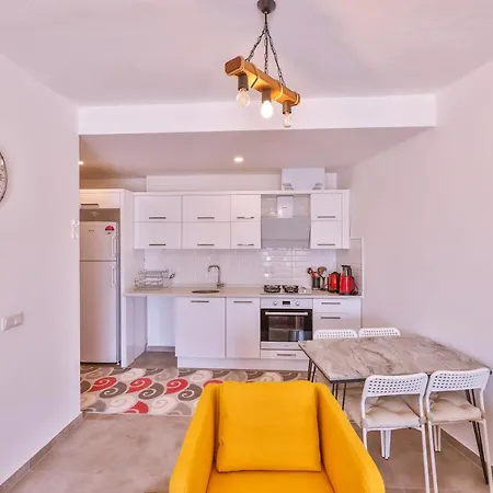 Goekyuezue Suit Apart Kaş Buitenkant foto