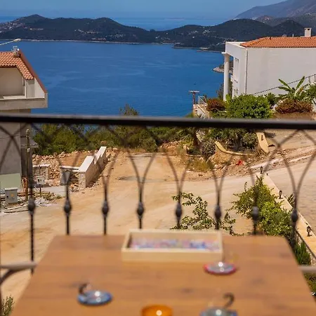 Goekyuezue Suit Apart Kaş Buitenkant foto
