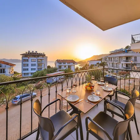 Goekyuezue Suit Apart Kaş Buitenkant foto