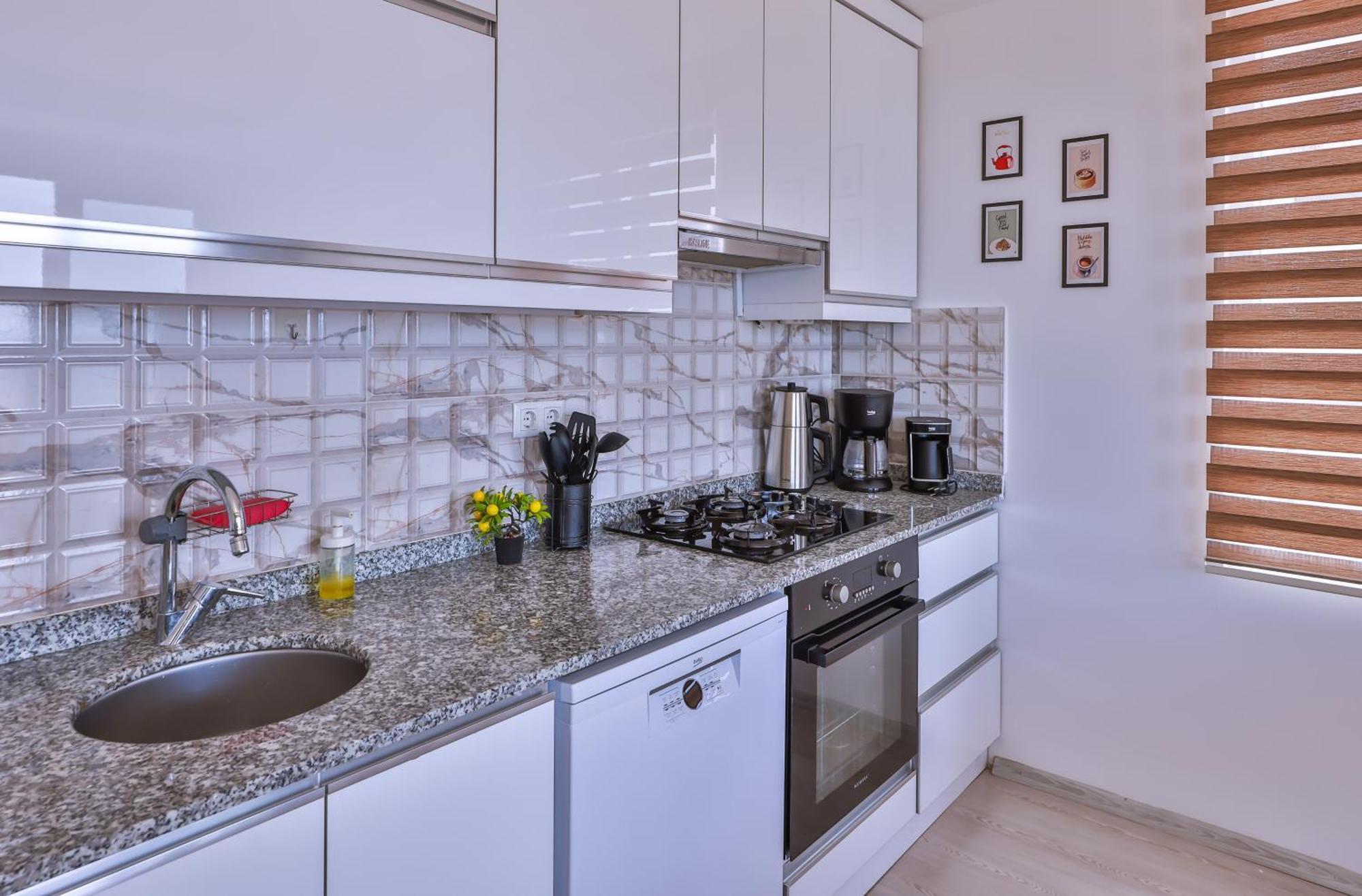 Goekyuezue Apartament *